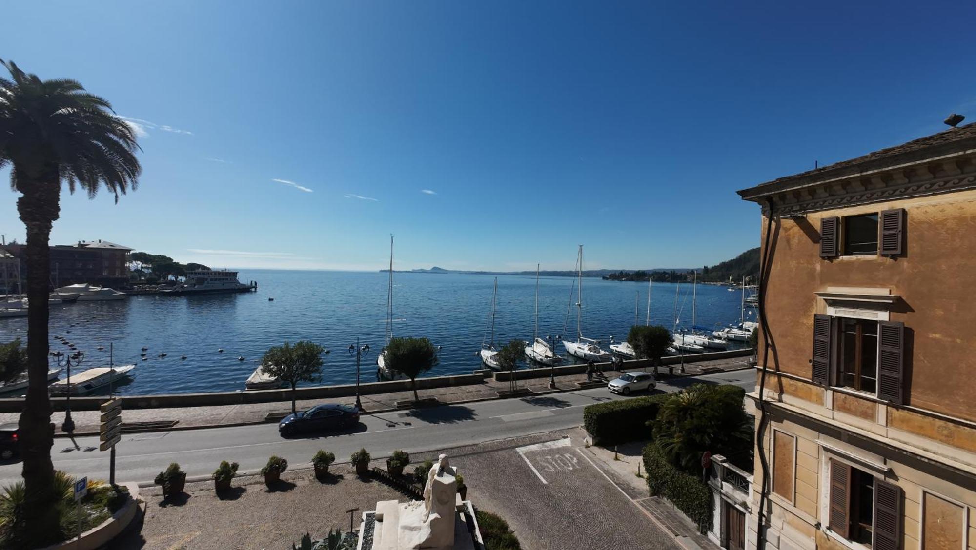 Appartamento Panorama Toscolano Maderno Luaran gambar